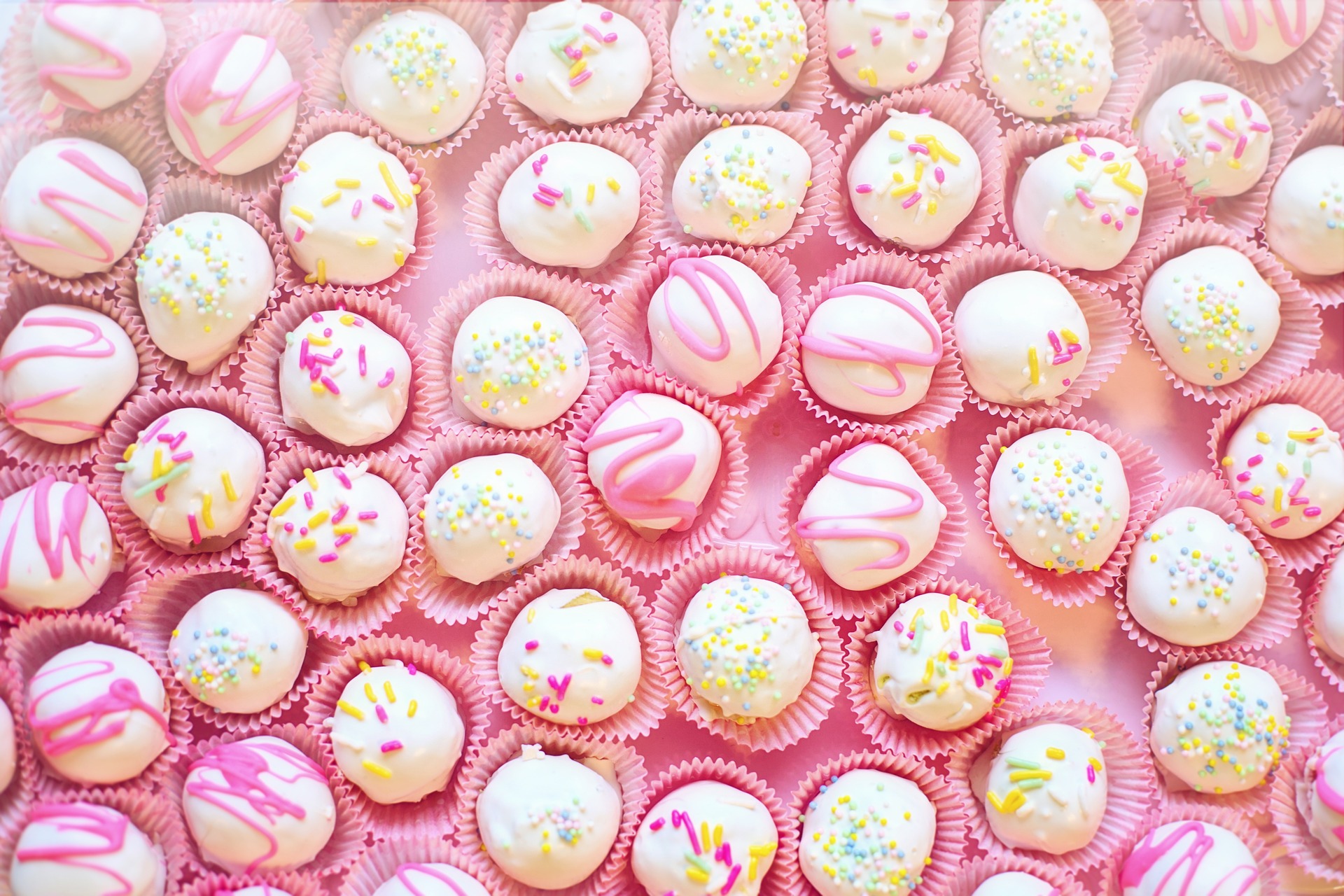 Cake Balls Dessert Sweets 蛋糕球甜品