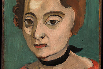 Marguerite with Black Velvet Ribbon