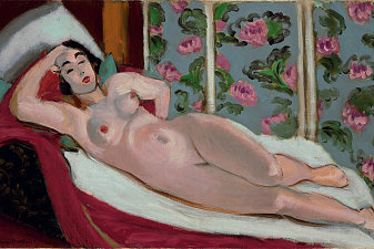 Naked With Long Chair