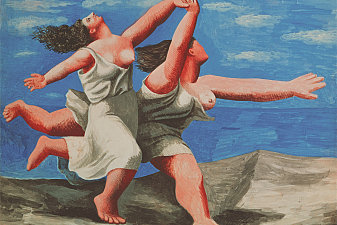 Two women running on the beach (The race)